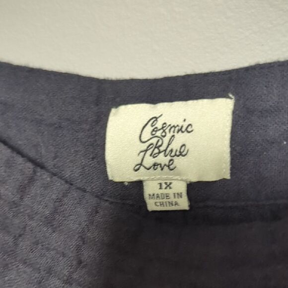 Cosmic Blue love Black Boxy Blouse with Relaxed Fit - Picture 4 of 7